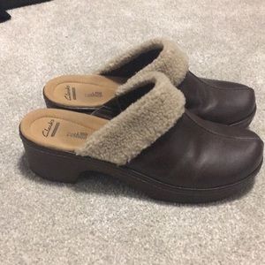 Clark’s cushion soft clogs